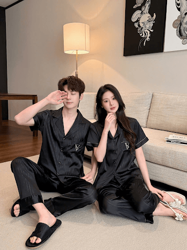 Bộ đồ đôi lụa ngắn tay Shury Store